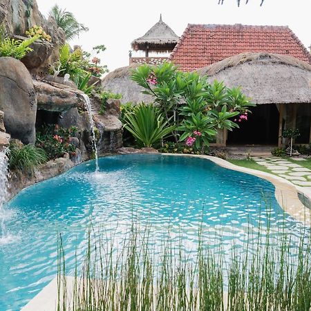 Puri Samaira Villa Tanjung  ภายนอก รูปภาพ