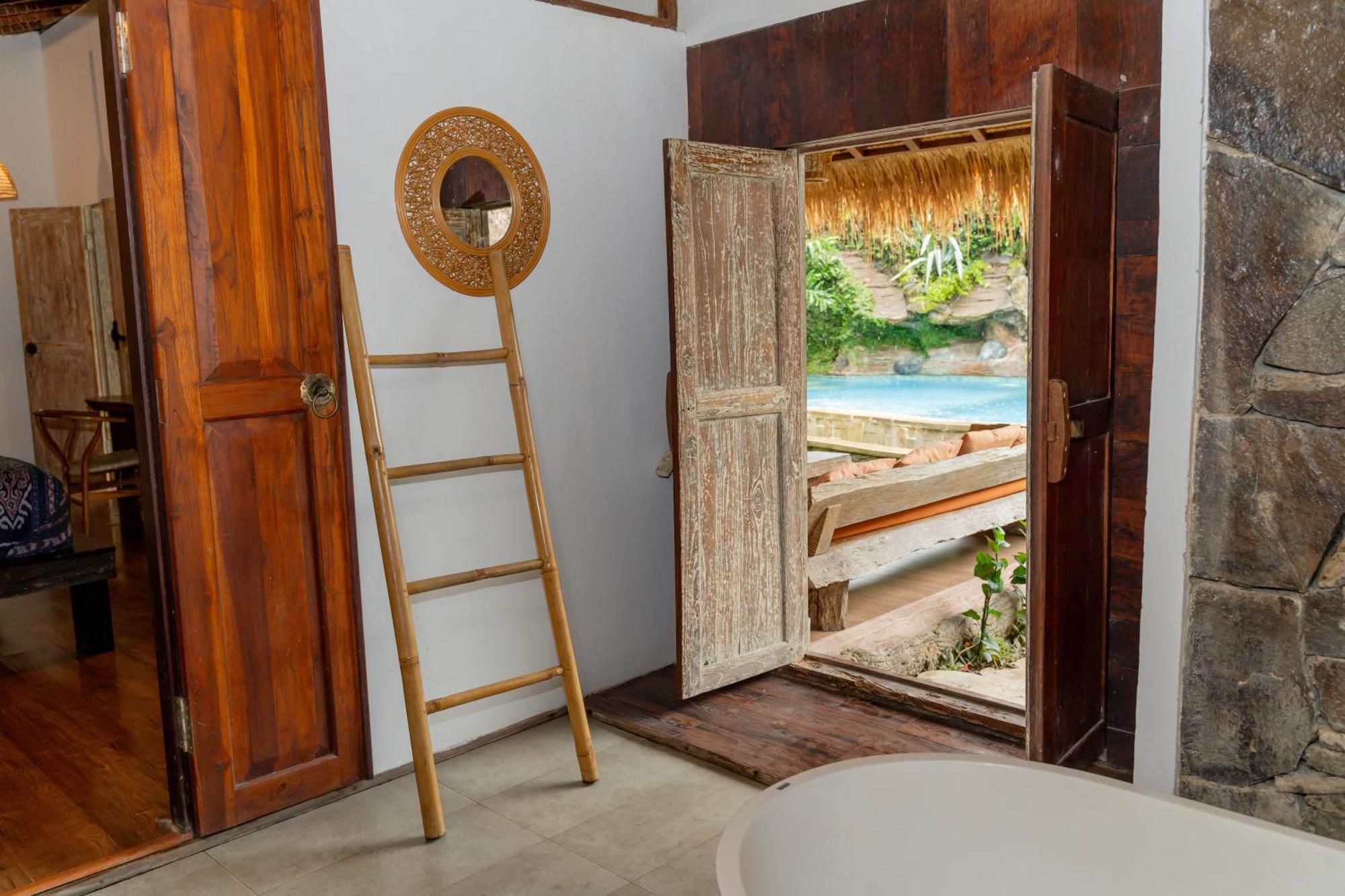 Puri Samaira Villa Tanjung  ภายนอก รูปภาพ