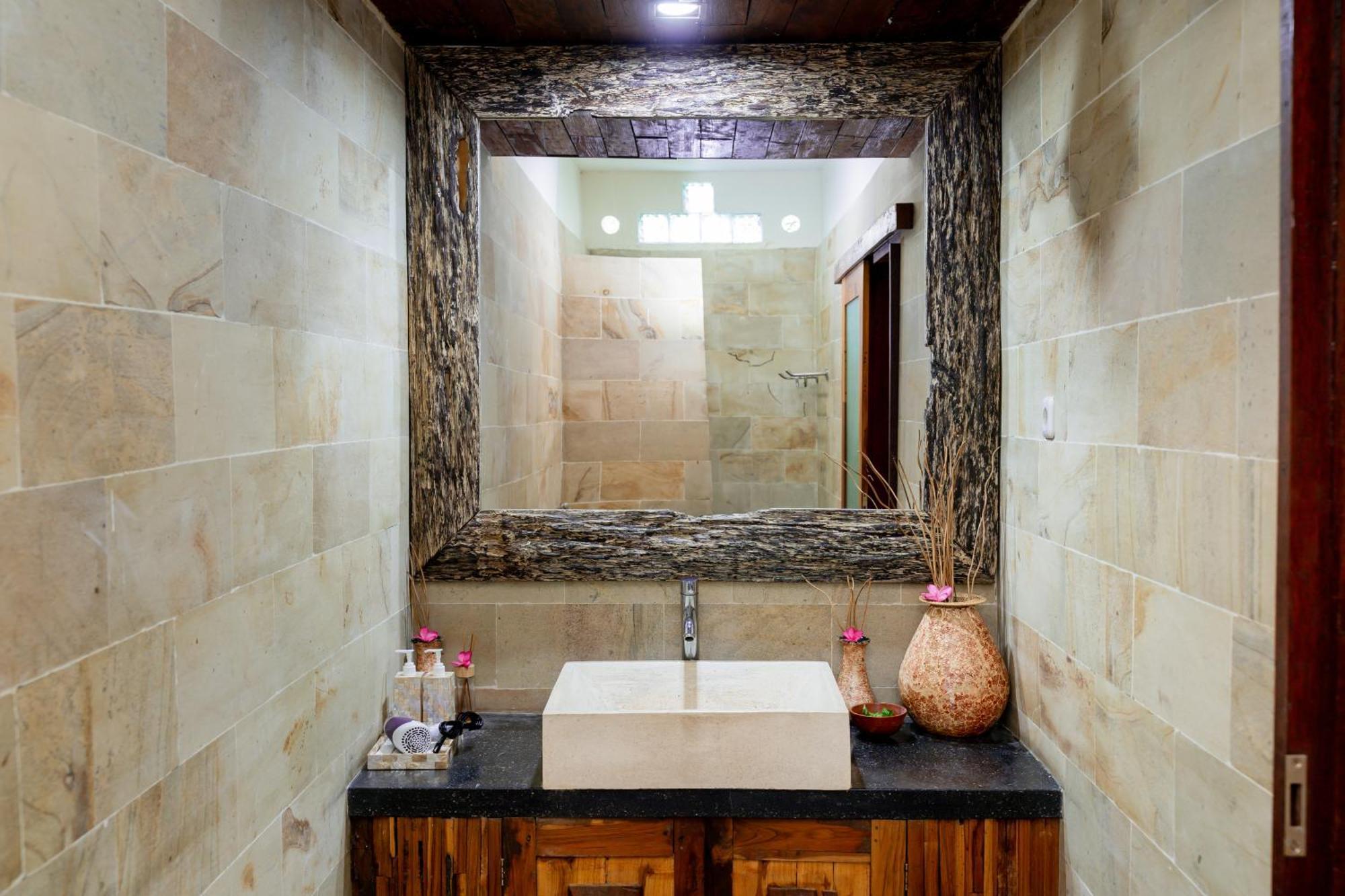 Puri Samaira Villa Tanjung  ภายนอก รูปภาพ
